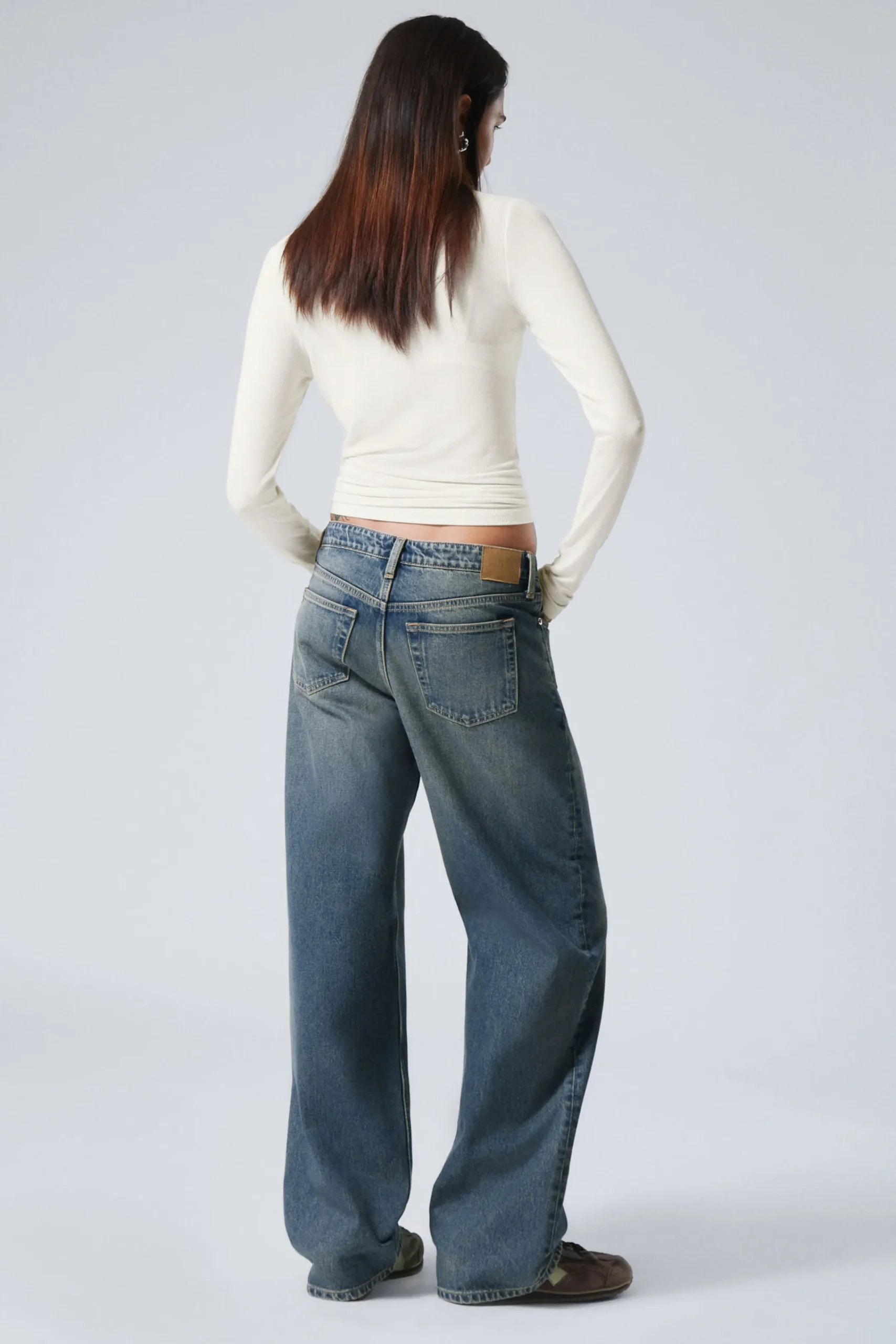 Weekday AMPLE LOW RISE LOOSE WIDE LEG JEANS>Women Jeans