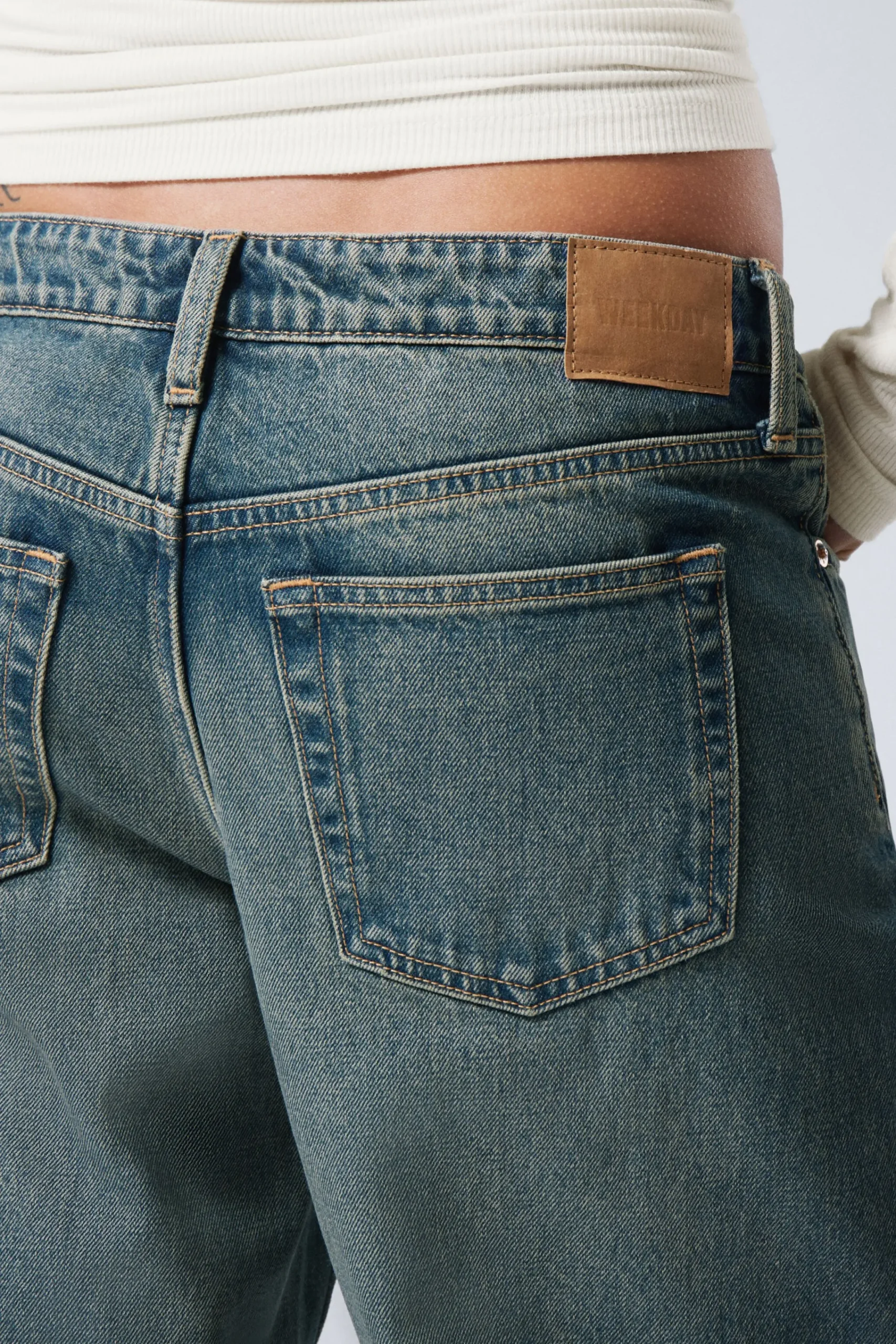 Weekday AMPLE LOW RISE LOOSE WIDE LEG JEANS>Women Jeans
