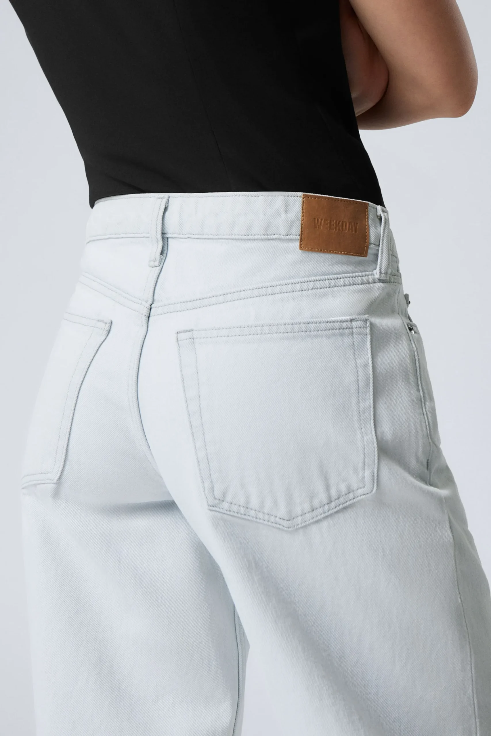 Weekday AMPLE LOW RISE LOOSE WIDE LEG JEANS>Women Jeans