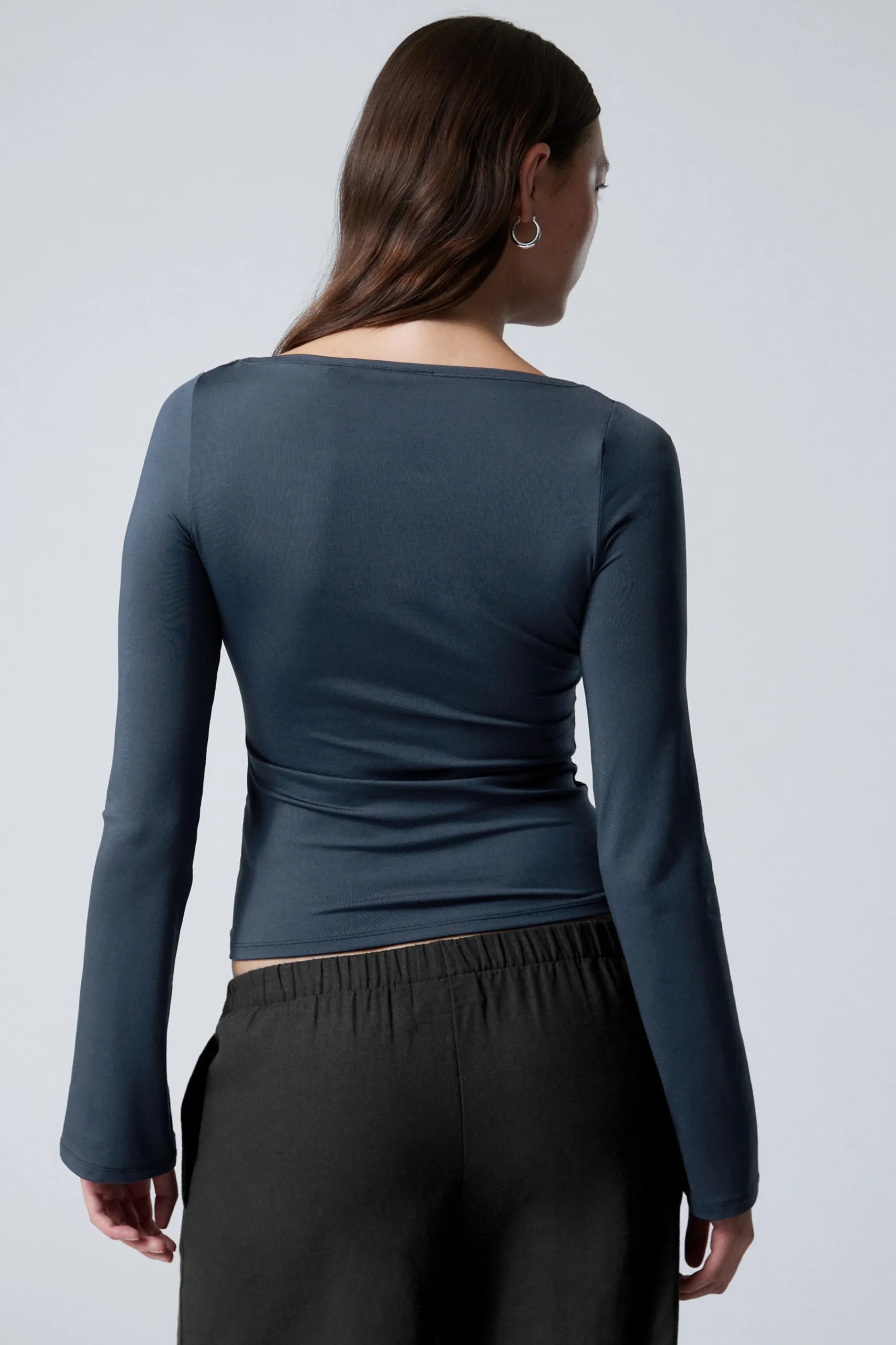 Weekday ANNIE LONG-SLEEVED BOAT-NECK TOP>Women Tops