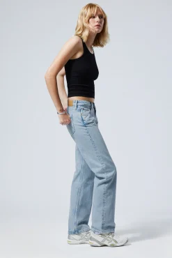 Weekday ARROW LOW RISE REGULAR STRAIGHT LEG JEANS><noscript><img width=