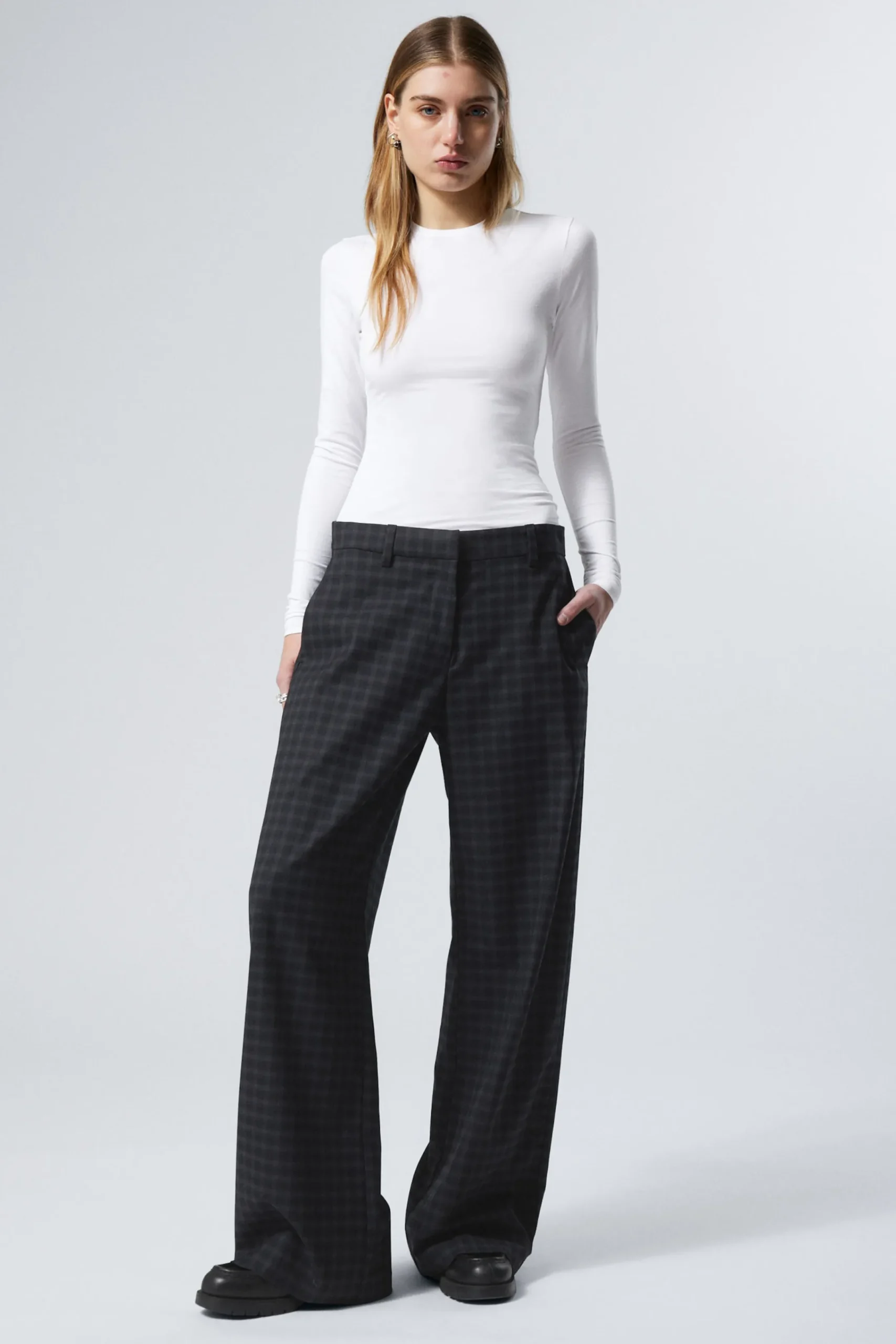 Weekday CHECKED LOW LOOSE SUIT TROUSERS>Women Trousers