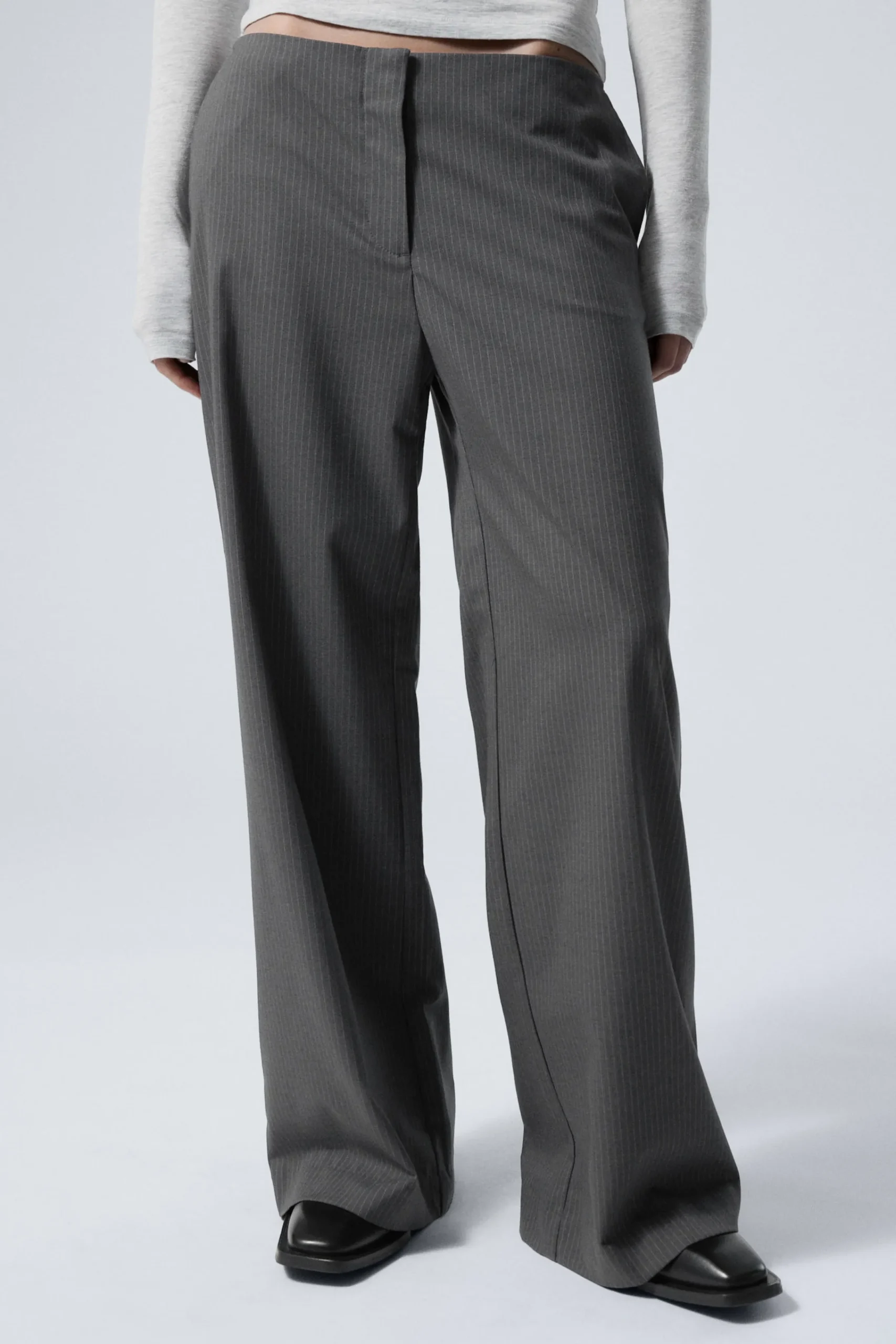 Weekday CUT-OFF WAISTBAND SUITING TROUSERS>Women Trousers
