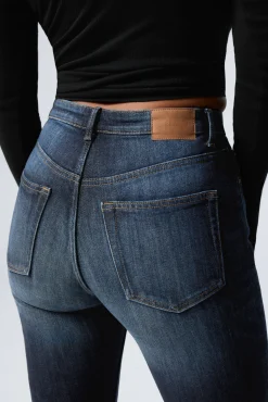 Weekday GLOW CURVE HIGH WAISTED REGULAR FLARED LEG JEANS><noscript><img width=