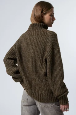 Weekday LOOSE KNITTED TURTLENECK SWEATER><noscript><img width=
