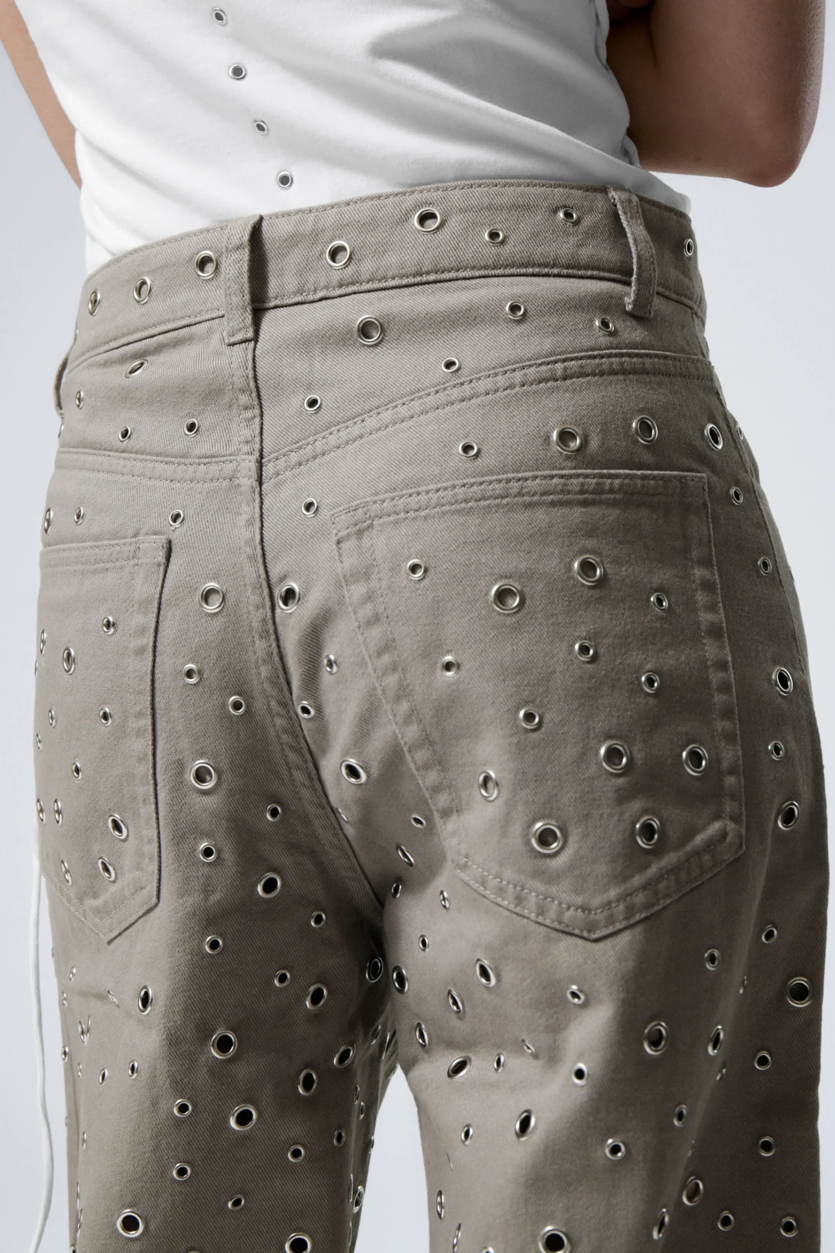Weekday LOW WAIST LOOSE WIDE LEG EYELET TWILL TROUSERS>Women Trousers