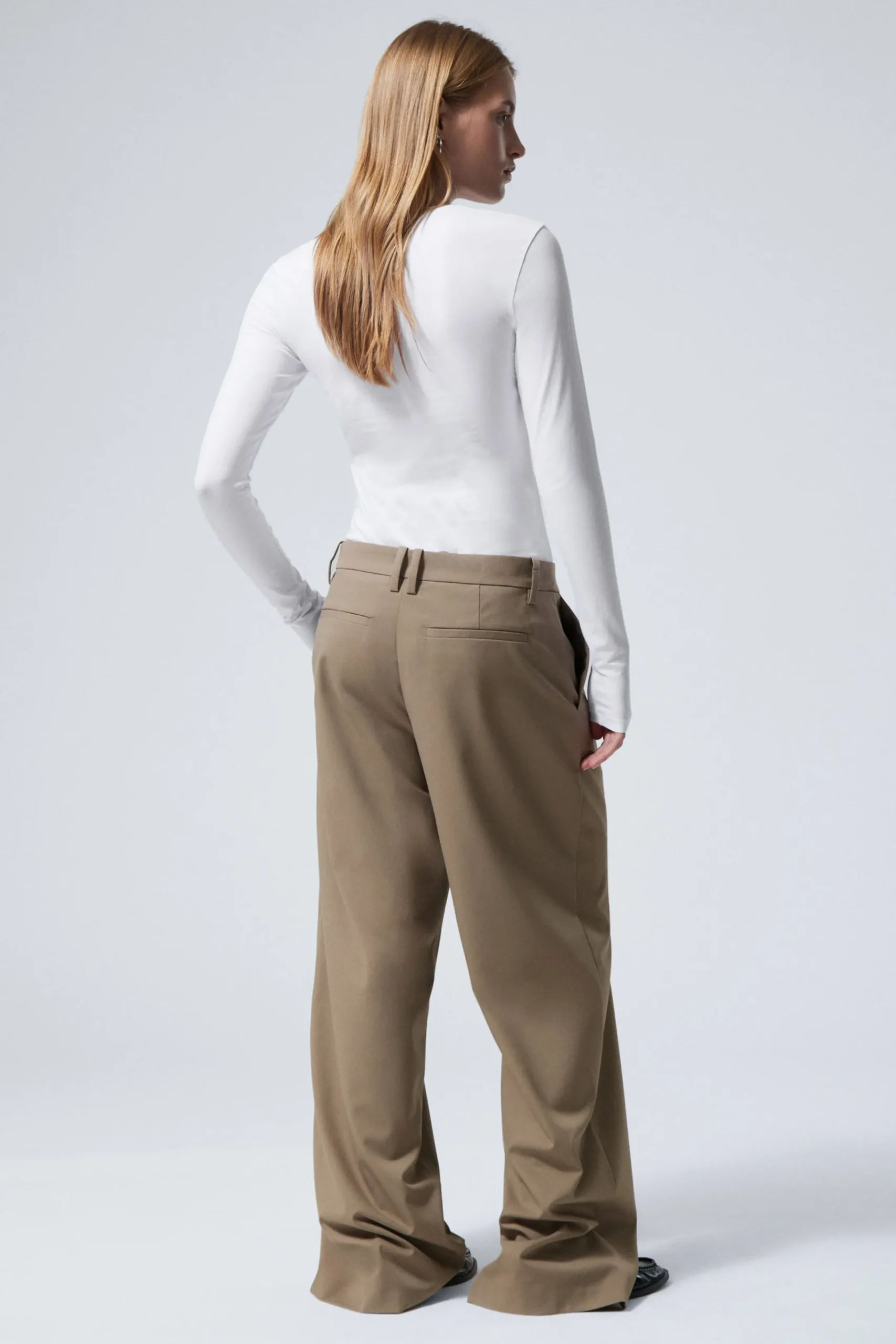 Weekday LOW-WAISTED LOOSE FIT SUIT TROUSERS>Women Trousers