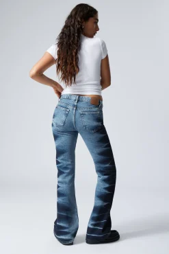 Weekday NOVA LOW WAIST SLIM BOOTCUT JEANS><noscript><img width=
