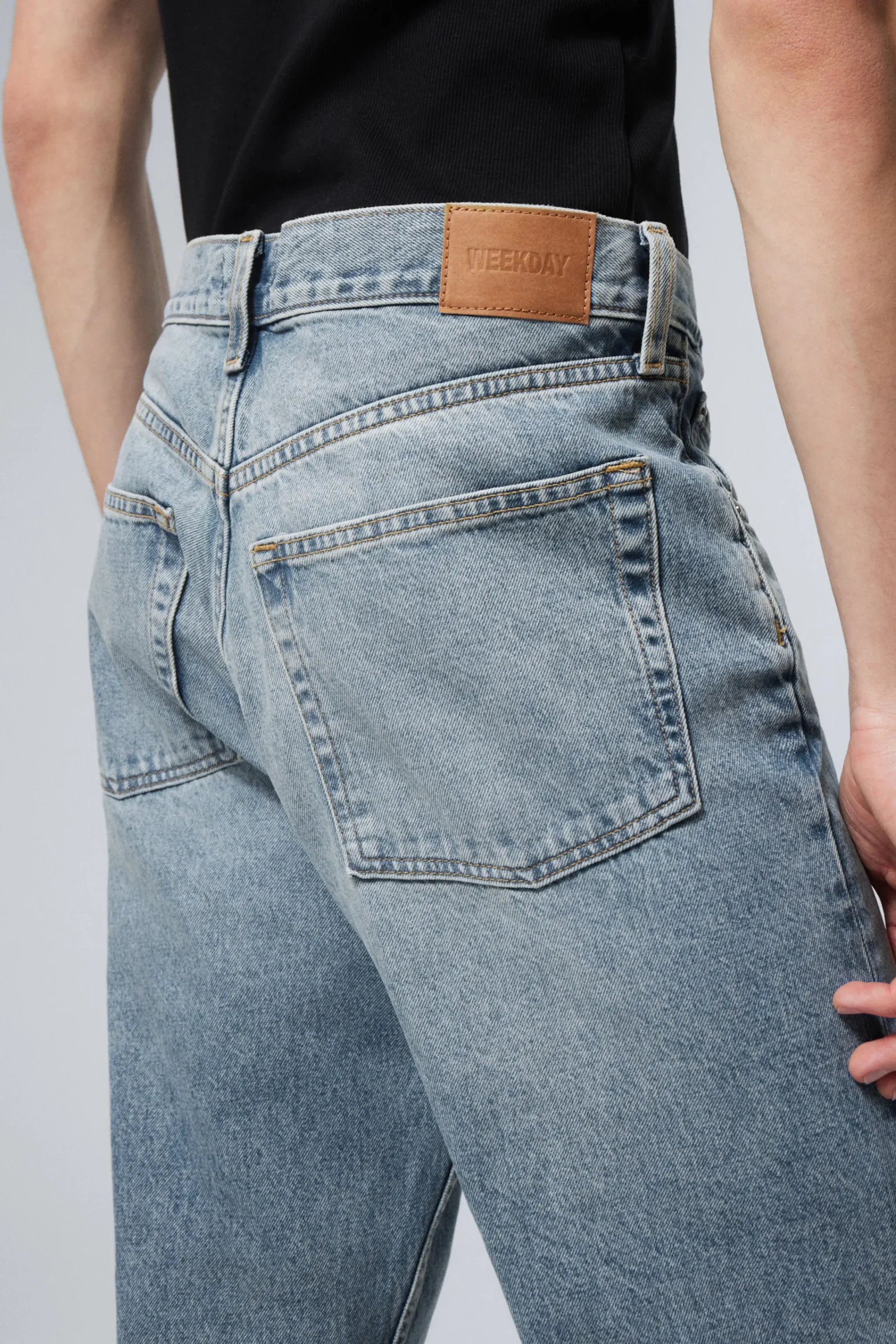 Weekday ORBIT MID RISE REGULAR STRAIGHT LEG JEANS>Women Jeans