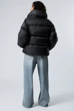 Weekday OVERSIZED RECYCLED DOWN PUFFER JACKET><noscript><img width=