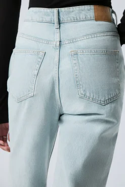 Weekday ROWE SUPER HIGH WAISTED REGULAR STRAIGHT LEG JEANS><noscript><img width=