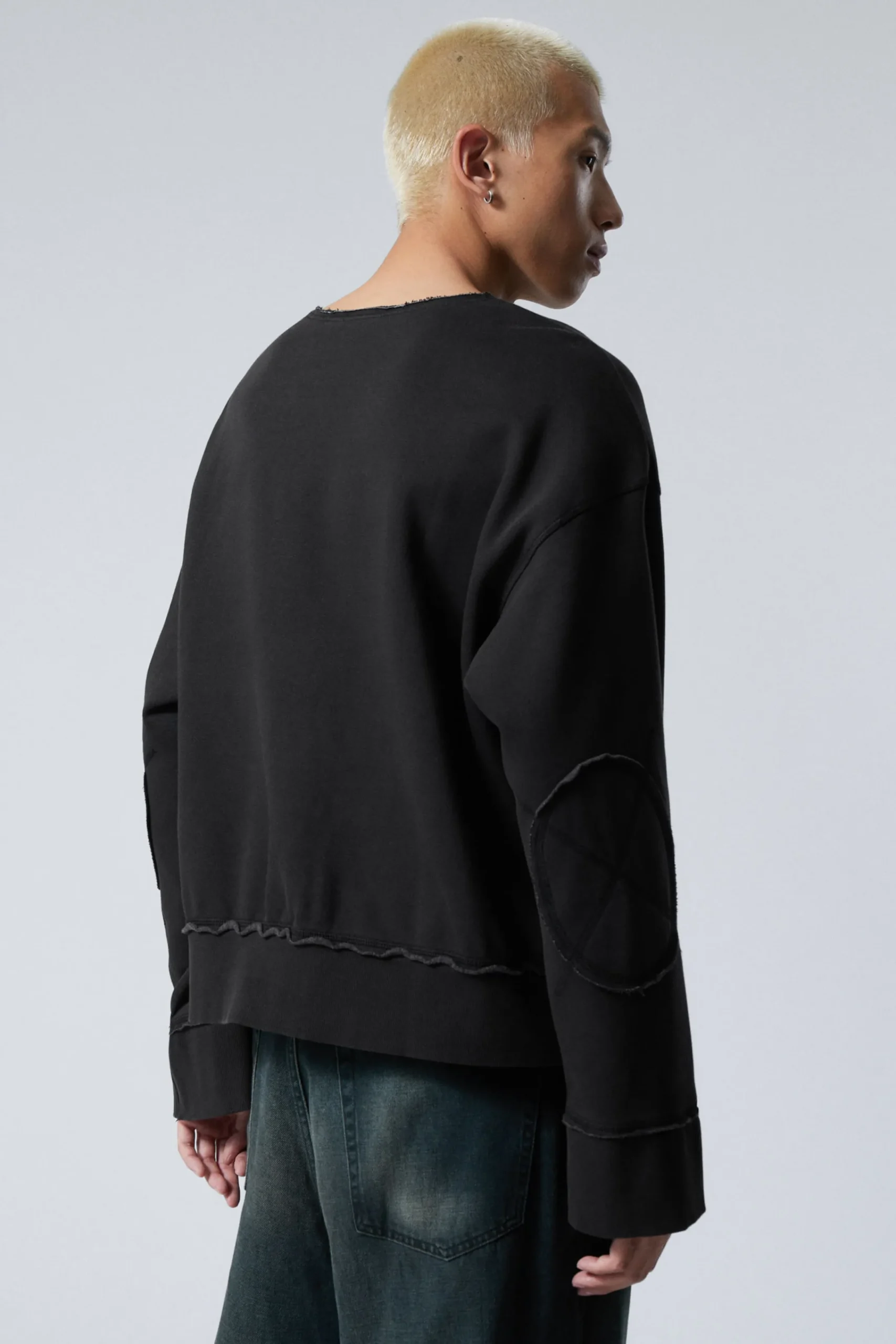 Weekday SHORT DISTRESSED SWEATSHIRT> Sweatshirts