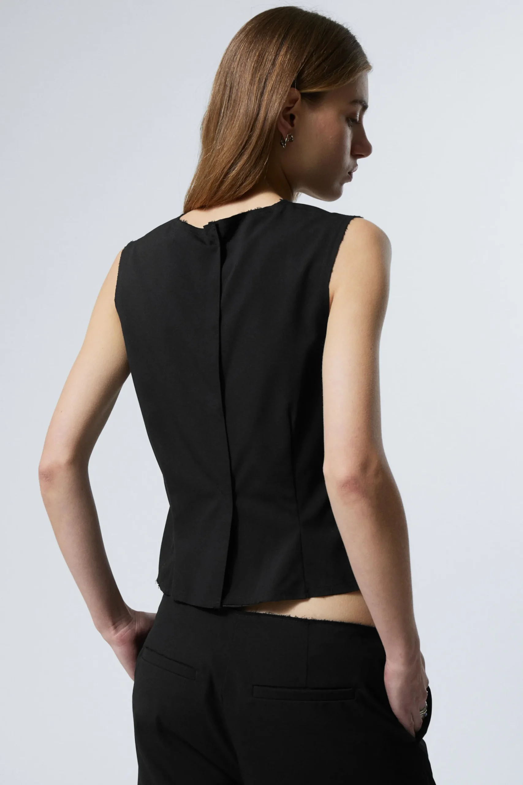 Weekday SLEEVELESS FRAYED SUITING TOP>Women Tops