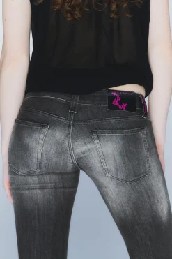 Weekday SLEEZIE LOW WAIST SKINNY STRAIGHT JEANS><noscript><img width=