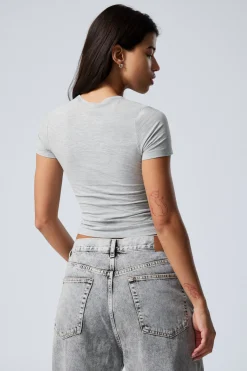 Weekday SLIM FITTED T-SHIRT><noscript><img width=