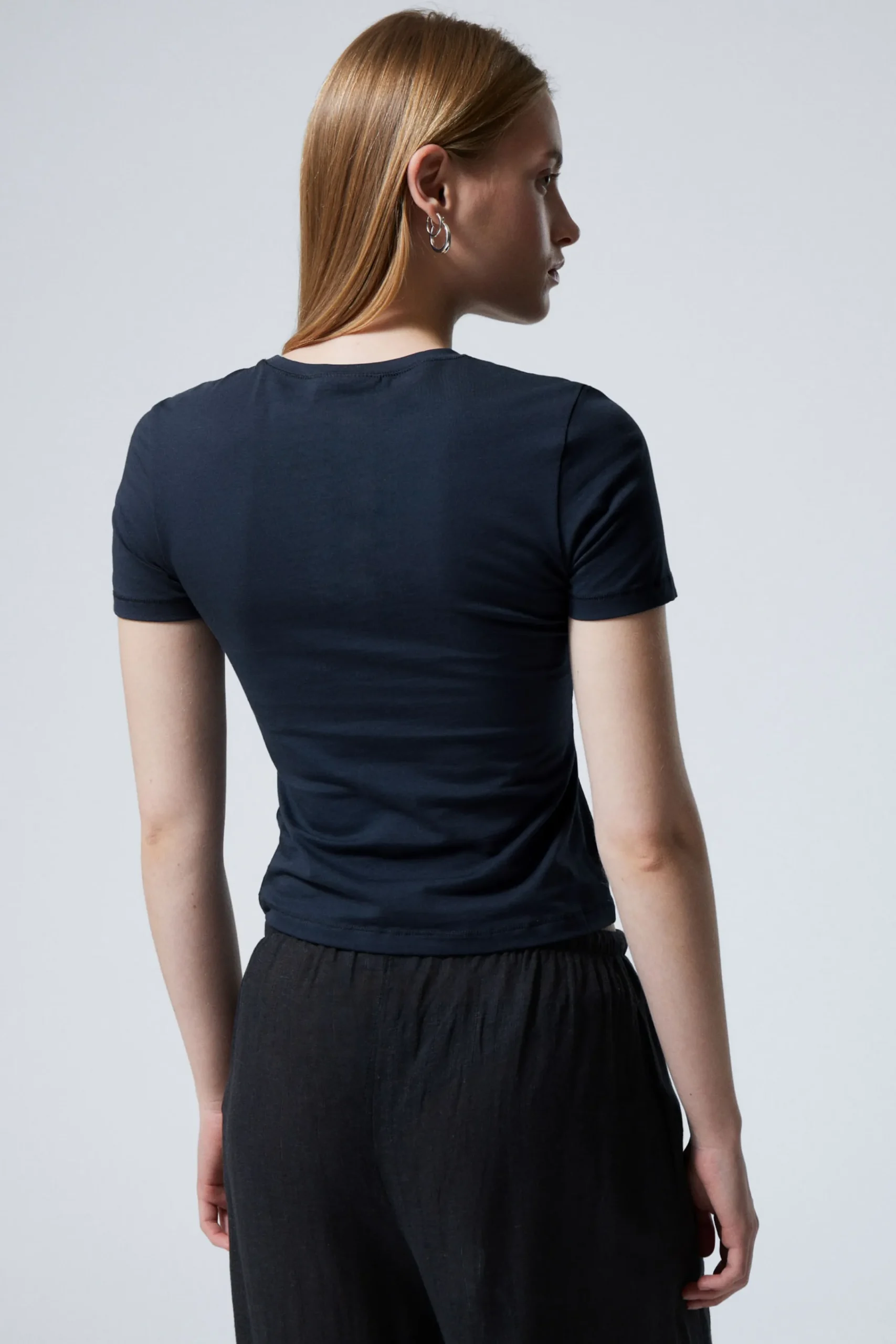 Weekday SLIM FITTED T-SHIRT>Women Basics|T-Shirts