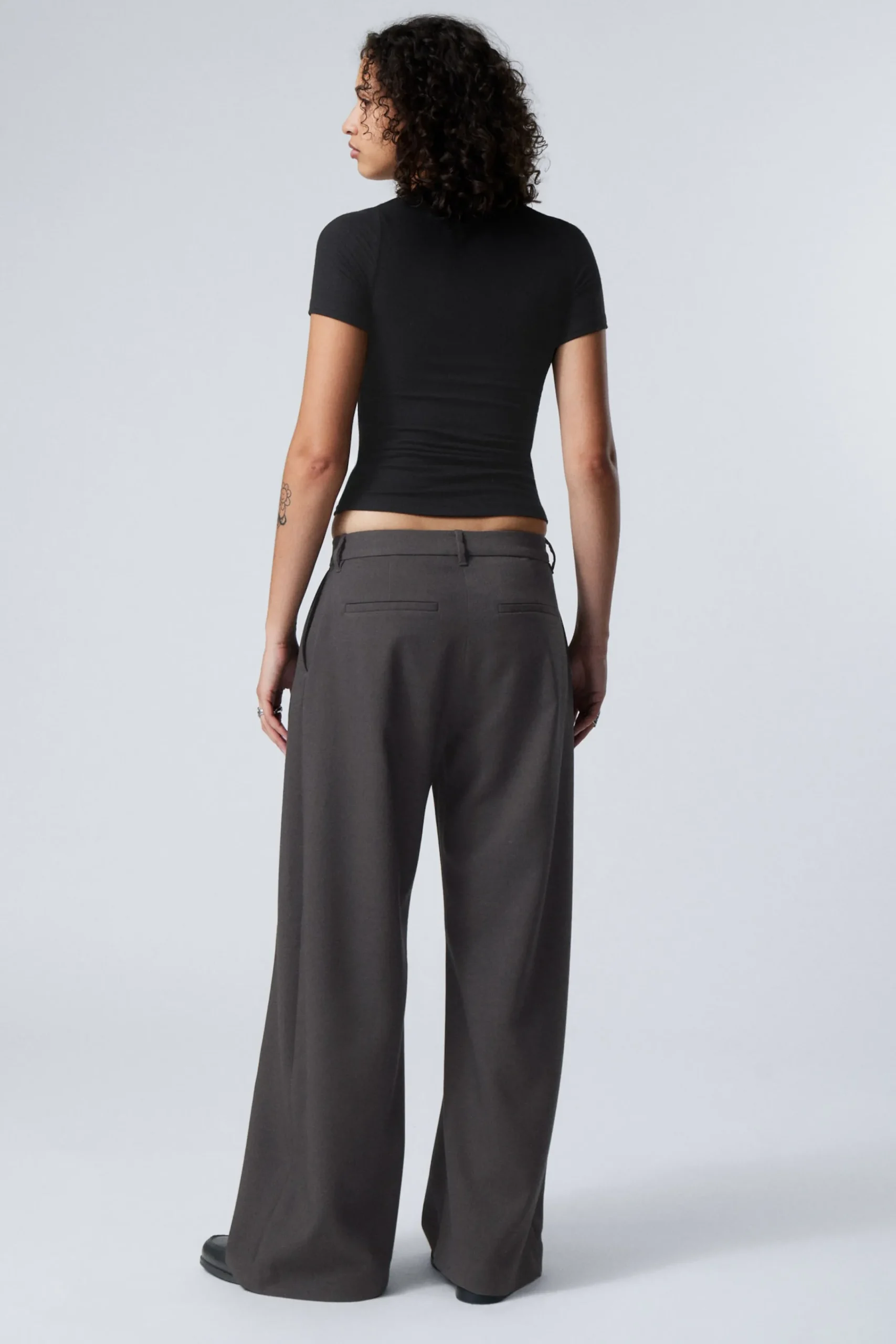 Weekday WIDE PLEATED TROUSERS>Women Trousers